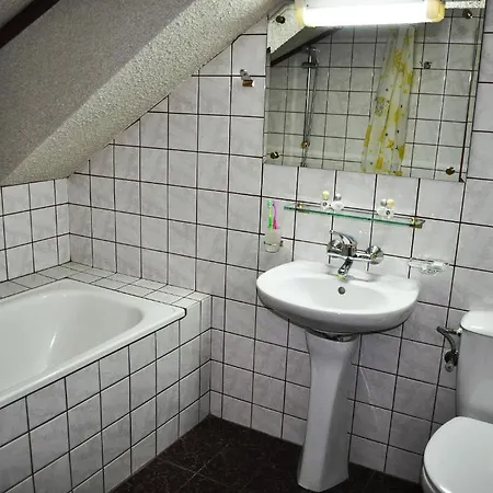 Victoria - Free Parking 3*