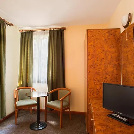 Hotel Victoria - Free Parking 3*